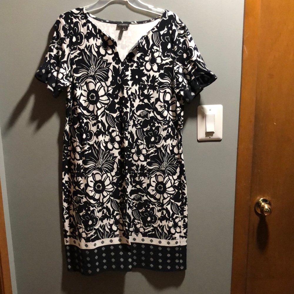 BRAND NEW WOMAN’S TALBOTS DRESS SIZE MEDIUM! NWT! SMOKE FREE HOME!